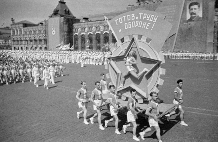 #ГТО #ИсторияГТО Через ГТО к звездам.